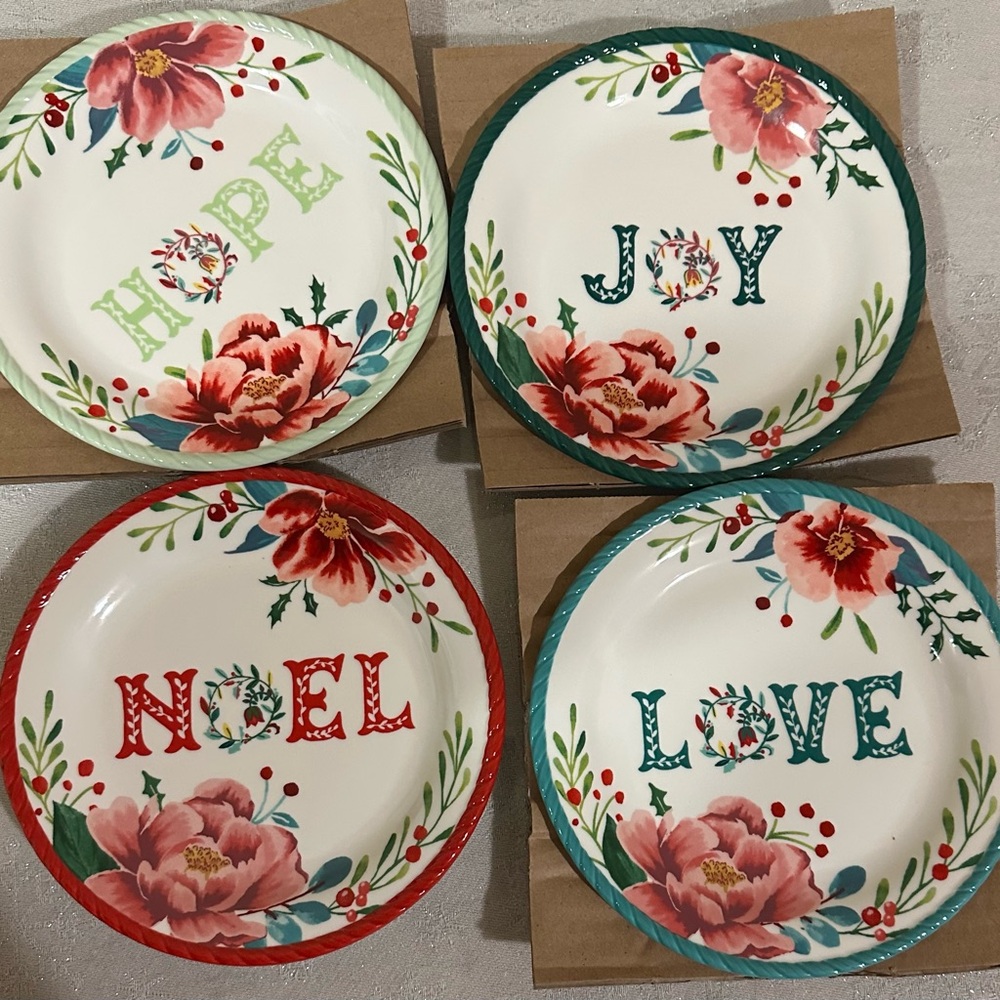PW Merry Meadows Appetizer Plates Set